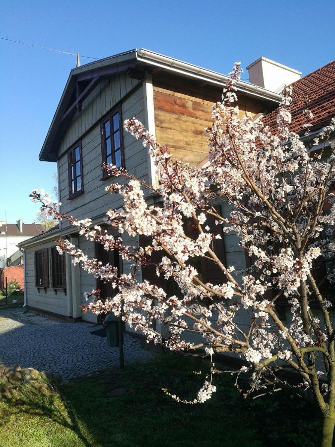 Auberge de jeunesse Gosciniec Folkier à Zgierz Extérieur photo