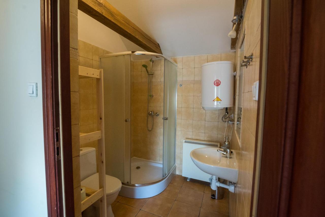 Auberge de jeunesse Gosciniec Folkier à Zgierz Extérieur photo