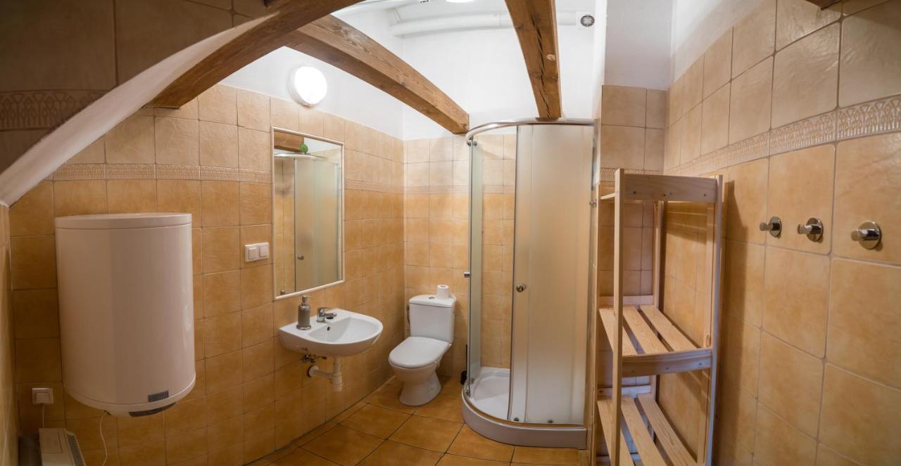 Auberge de jeunesse Gosciniec Folkier à Zgierz Extérieur photo