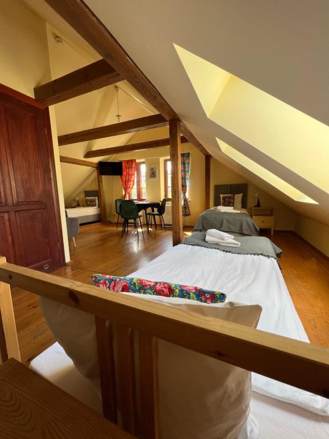 Auberge de jeunesse Gosciniec Folkier à Zgierz Extérieur photo