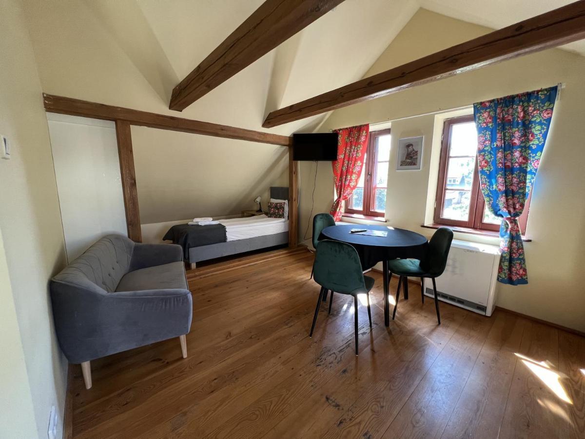 Auberge de jeunesse Gosciniec Folkier à Zgierz Extérieur photo