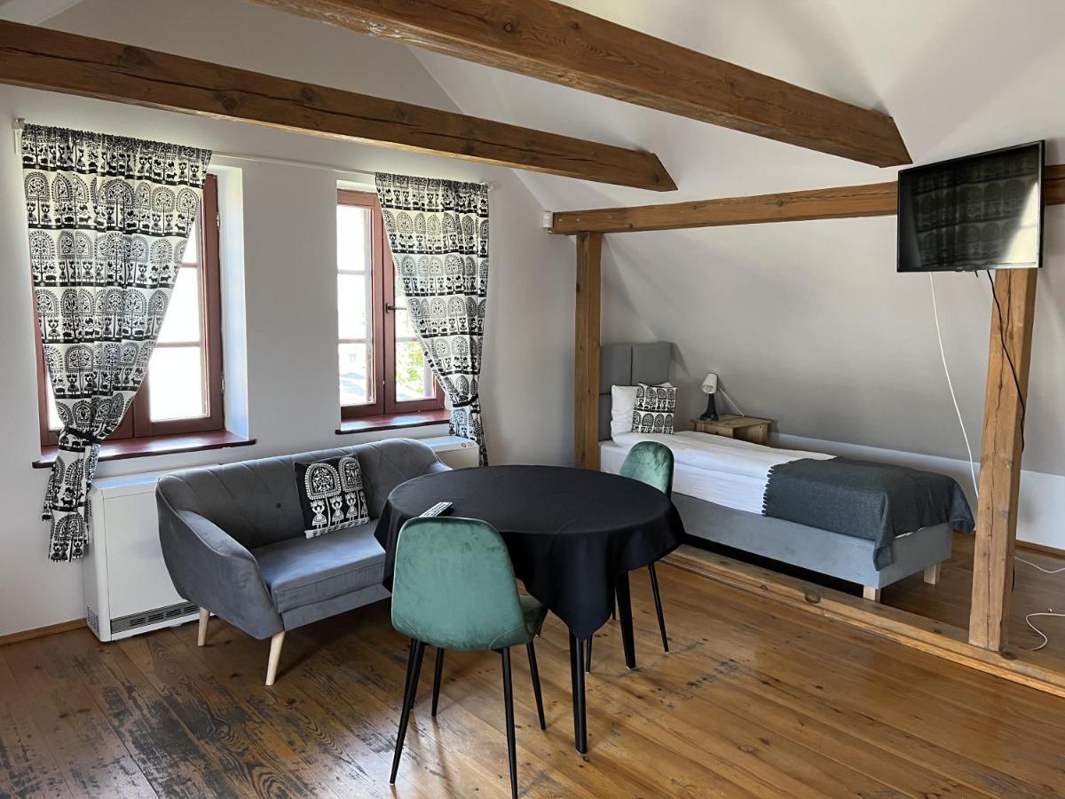 Auberge de jeunesse Gosciniec Folkier à Zgierz Extérieur photo