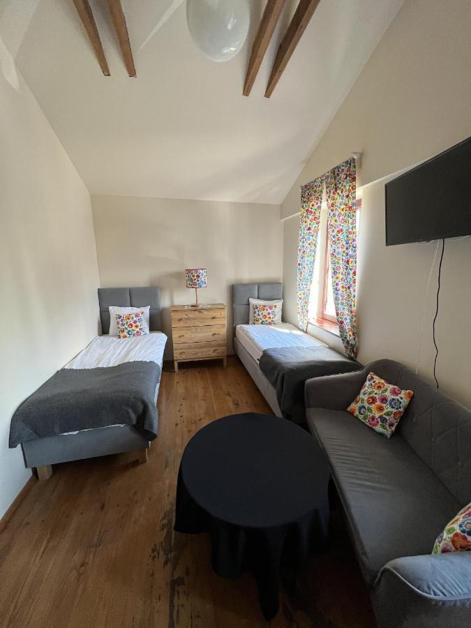Auberge de jeunesse Gosciniec Folkier à Zgierz Extérieur photo