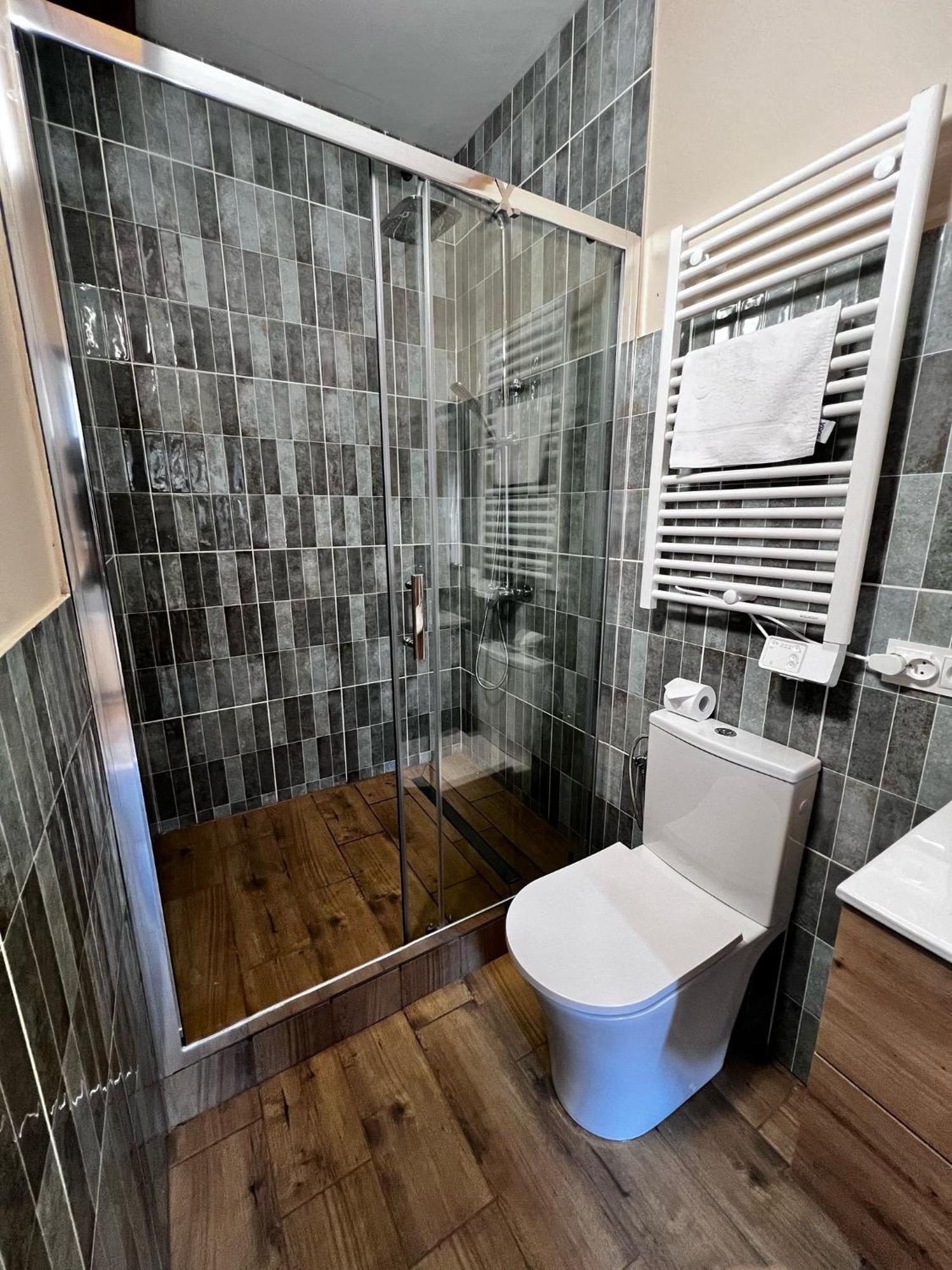 Auberge de jeunesse Gosciniec Folkier à Zgierz Extérieur photo